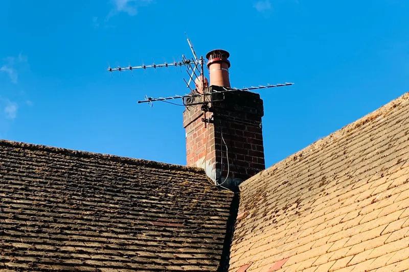 Chimney repairs in Faversham, Kent – roofline brickwork and chimney stack